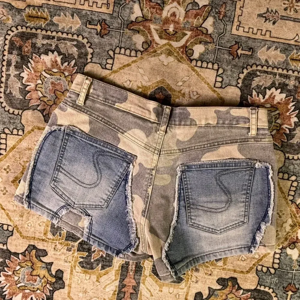 Y2K low mid rise camo patchwork Lazer Jean short early 2000s booty shorts size 3 - Picture 14 of 14